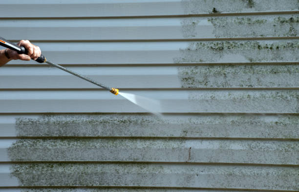 Best Deck Pressure Washing  in Newburg, WI