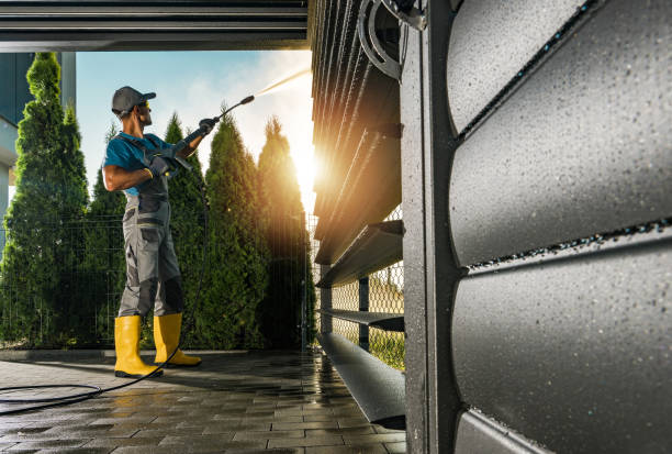 Best Garage Pressure Washing  in Newburg, WI