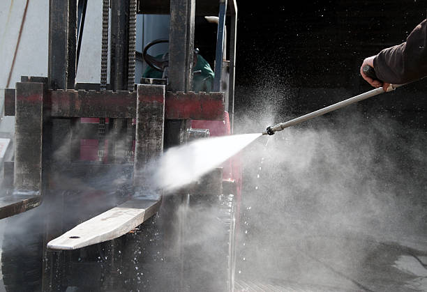 Best Pressure Washing Driveway  in Newburg, WI