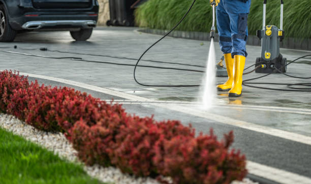 Best Sidewalk Pressure Washing  in Newburg, WI